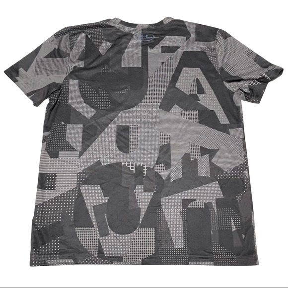 Under Armour Geometric Print Logo Tee - Picture 3 of 3